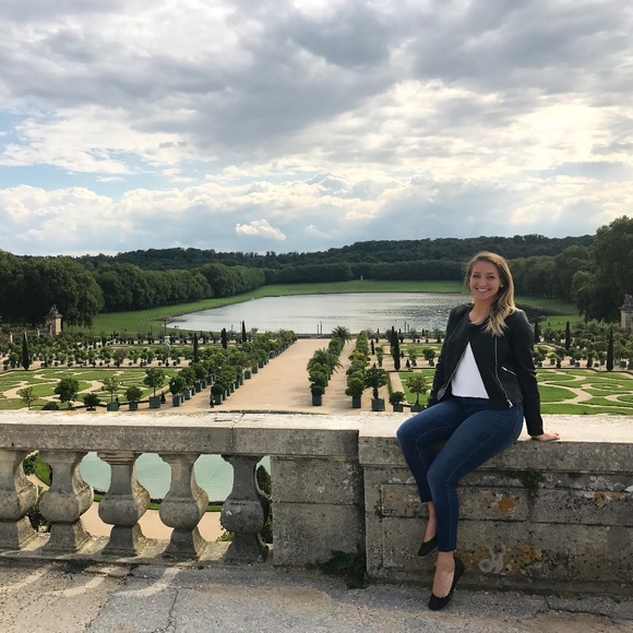 Meet your Posher, Allysa - Picture 1 of 1